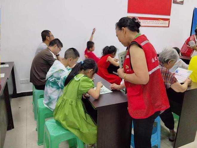 ：鱼洞街道开展垃圾分类主题活动j9九游会真人游戏第一重庆巴南(图3)